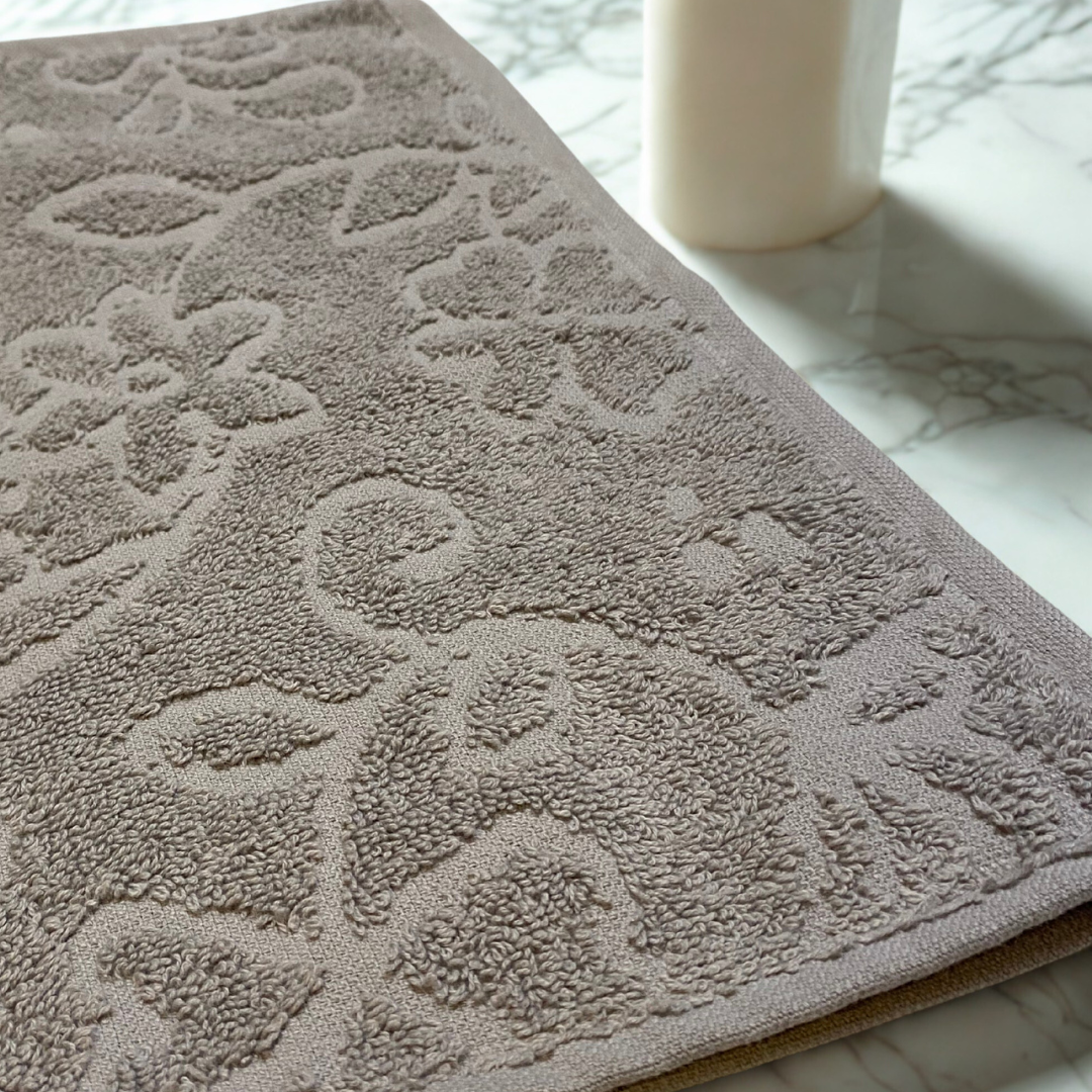 Set de Toallas de Visita Diseño Floral 500 gr/m² | Peru Pima